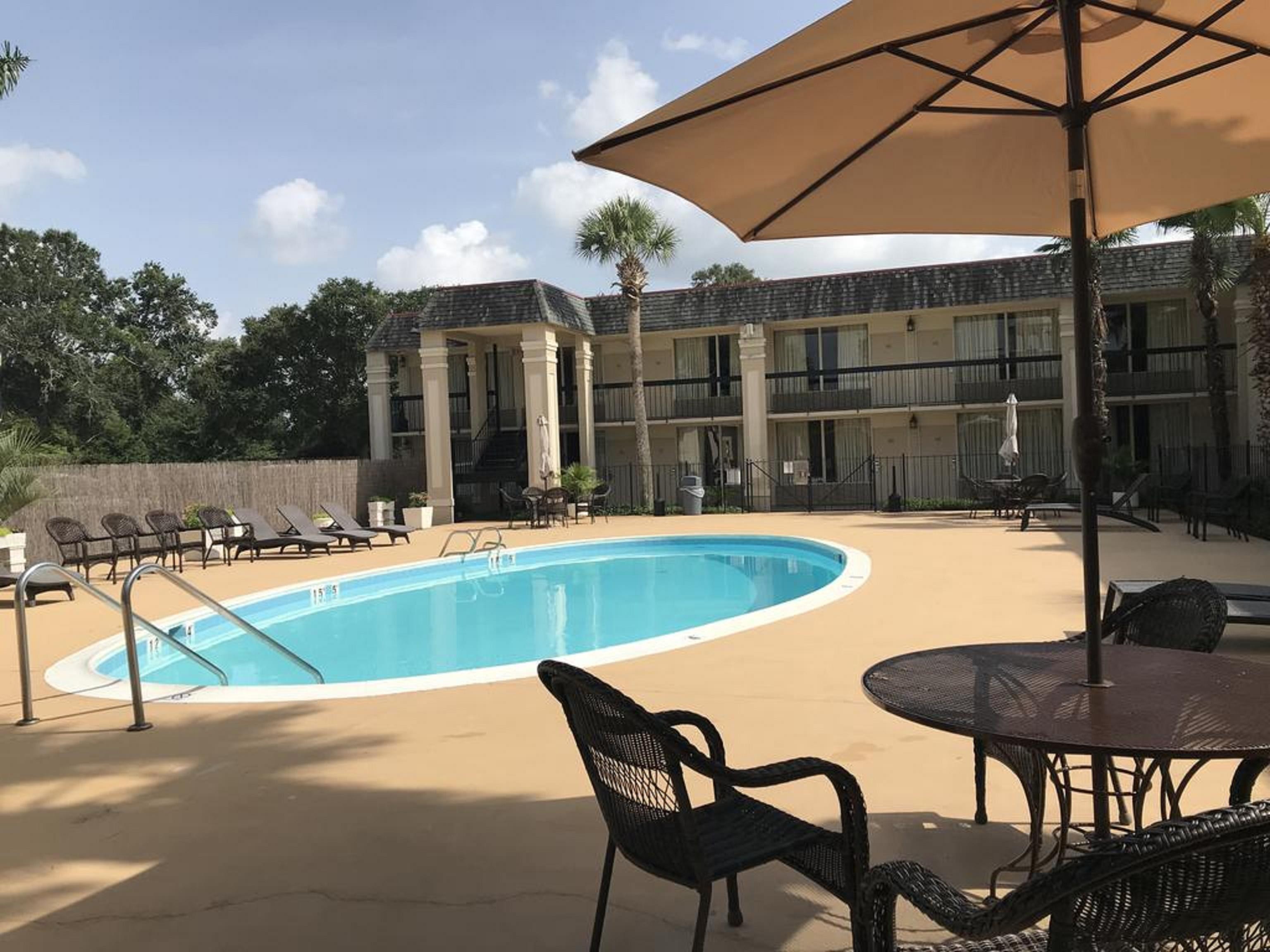 Carmel Inn And Suites Thibodaux Dış mekan fotoğraf